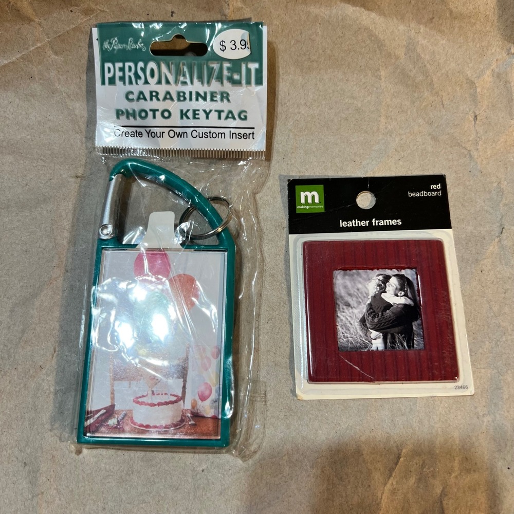 The Paper Studio Making Memories Photo Keytag Leather Frame Teal Red